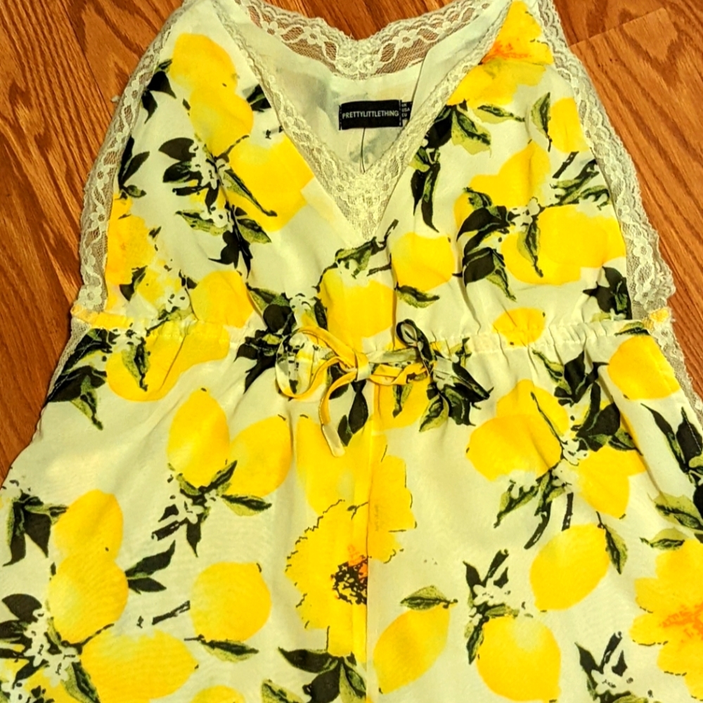 Prettylittlething Lemon Chiffon Lace Insert Playsuit - Picture 5 of 8